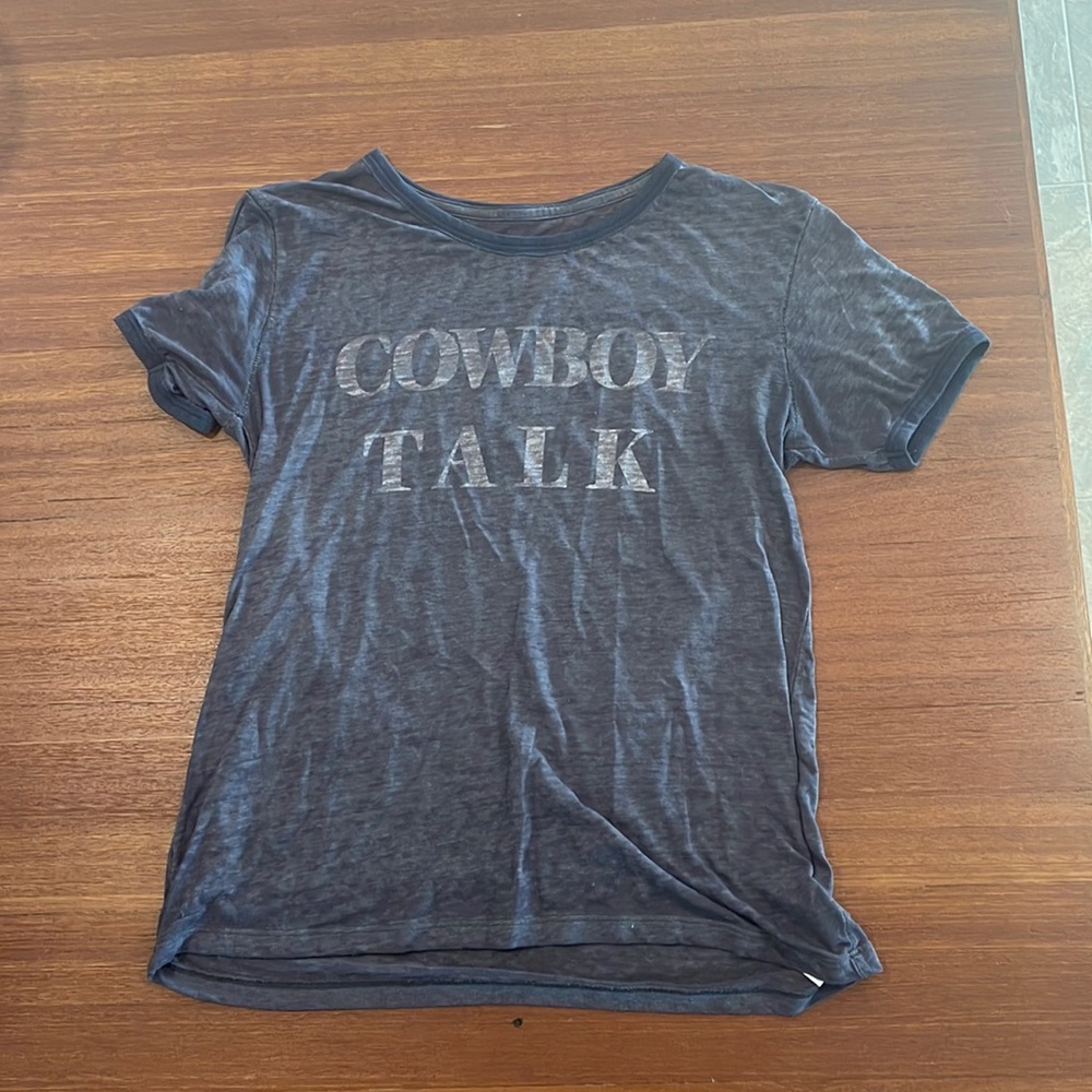 Gray t shirt